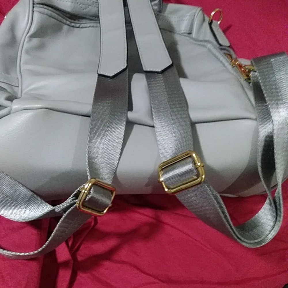 Cluci women's purse backpack never used - Picture 2 of 7